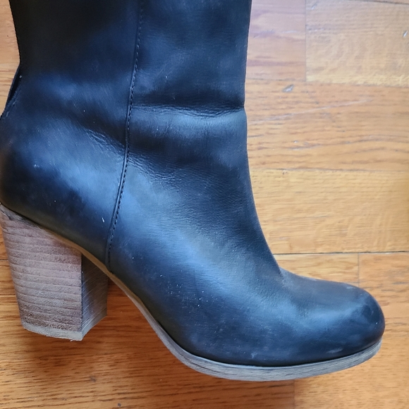 Leather bootie - Picture 2 of 6